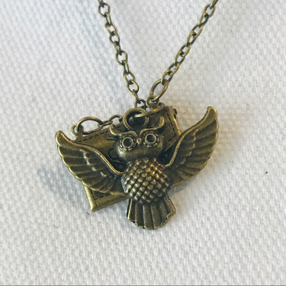 ๐ฆ Harry Potter Hogwarts Mail Necklace - Picture 6 of 8